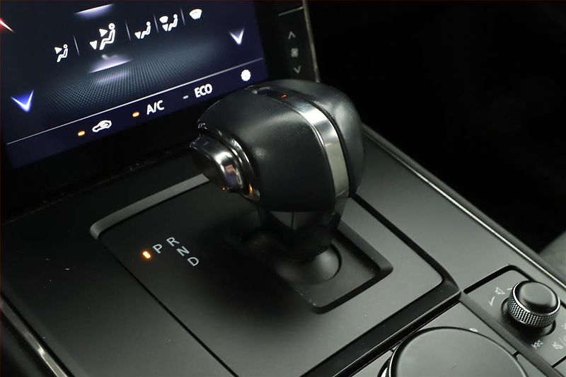 Mazda MX-30 (2020) e-Skyactiv, SoH 92%, Automat - fotka 12 z 19