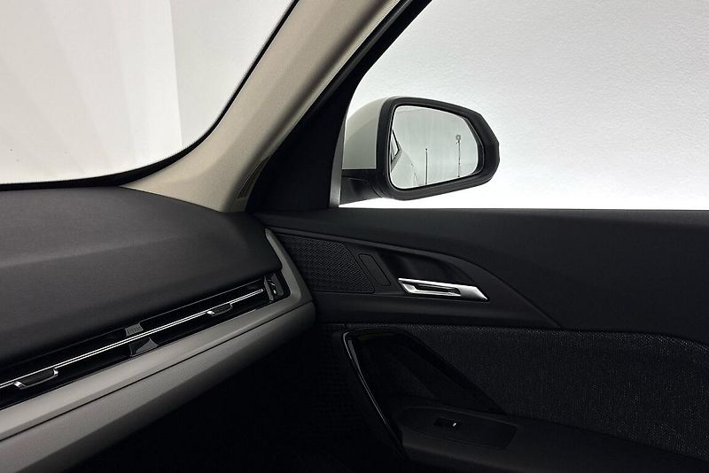 BMW X1 sDrive18i - fotka 16 z 22