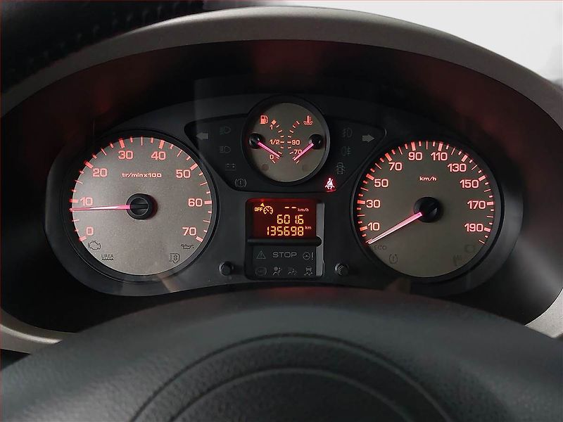 Citroën Berlingo (2016) Feel 1.6 VTi, 5Míst, ČR - fotka 8 z 13
