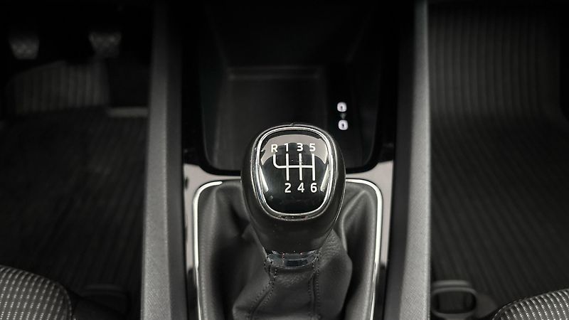 Škoda Octavia 2.0 TDI Ambition Combi - fotka 23 z 27