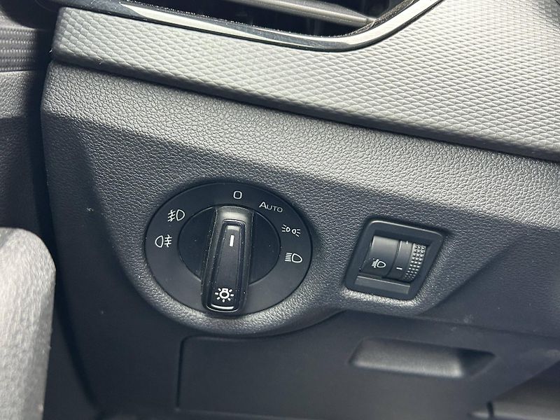 Škoda Scala Ambition 6MP 1,0TSI - fotka 18 z 23