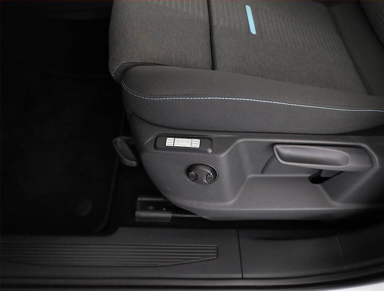 Ford Tourneo Connect (2025) Maxi 2.0 EcoBlue - fotka 19 z 21