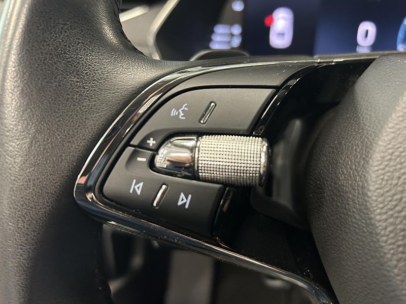 Škoda Octavia (2023) 2.0TDi DSG Style Matrix LED TZ - fotka 9 z 28