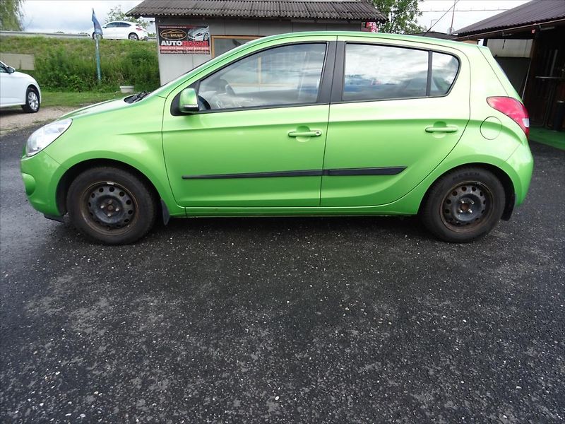 Hyundai i20 1,3 57 kW - fotka 6 z 29