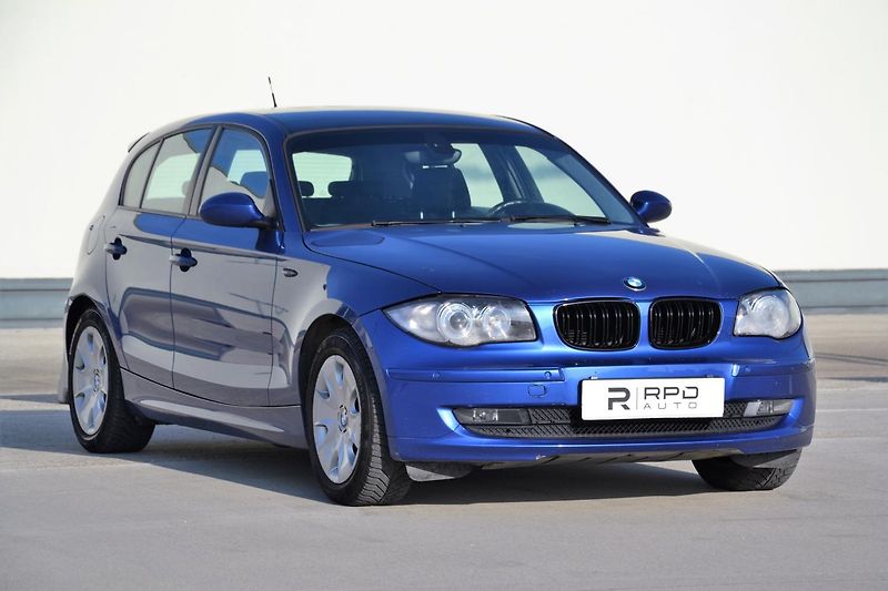 BMW Řada 1 118i / 105 kW / MANUÁL - fotka 33 z 38