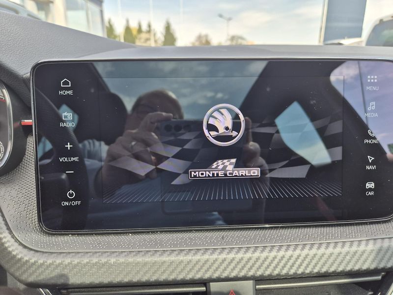 Škoda Scala (2023) 1.5 TSI MONTE CARLO MAN6  - fotka 15 z 35