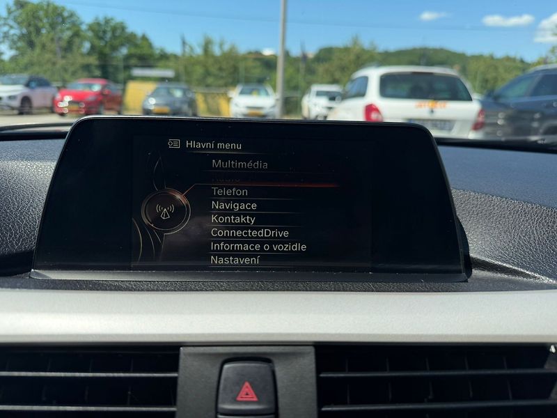 BMW Řada 3 (2017) 2.0D 110kW/Full Led/1MAJ/Navi - fotka 31 z 34