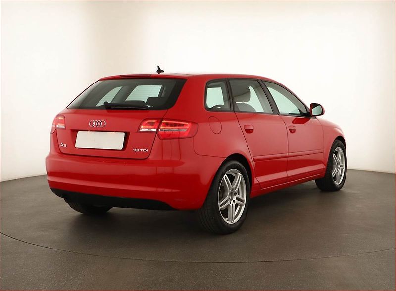 Audi A3 (2010) 1.6 TDI, Tempomat - fotka 5 z 13