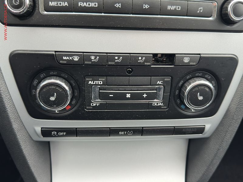 Škoda Octavia (2011) 1.6 TDi, Ambition, TZ - fotka 14 z 17