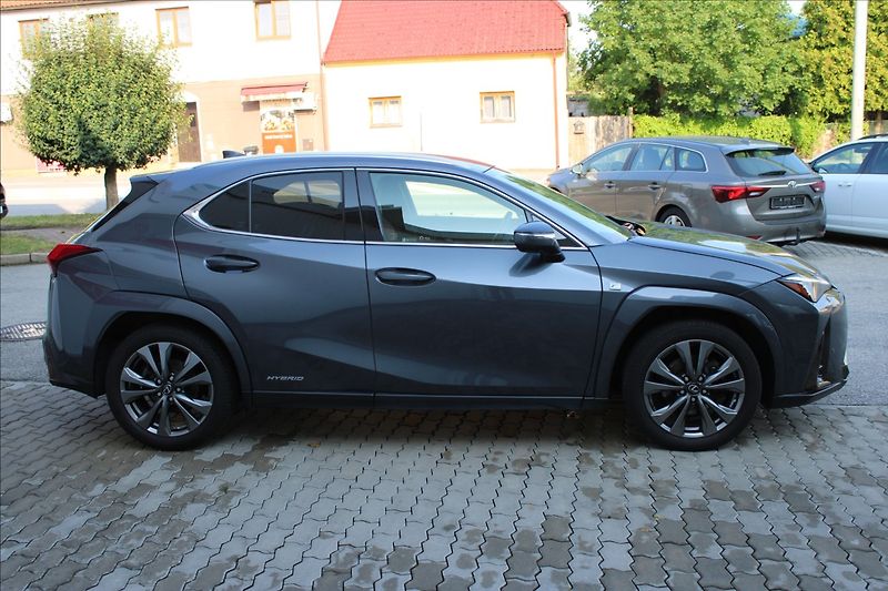 Lexus UX 250h 2,0 1.majitel ZÁNOVNÍ - fotka 3 z 10