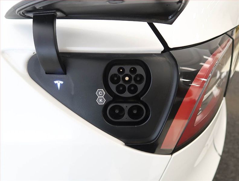 Tesla Model Y (2022) Long Range AWD 79kWh, SoH 93% - fotka 32 z 33