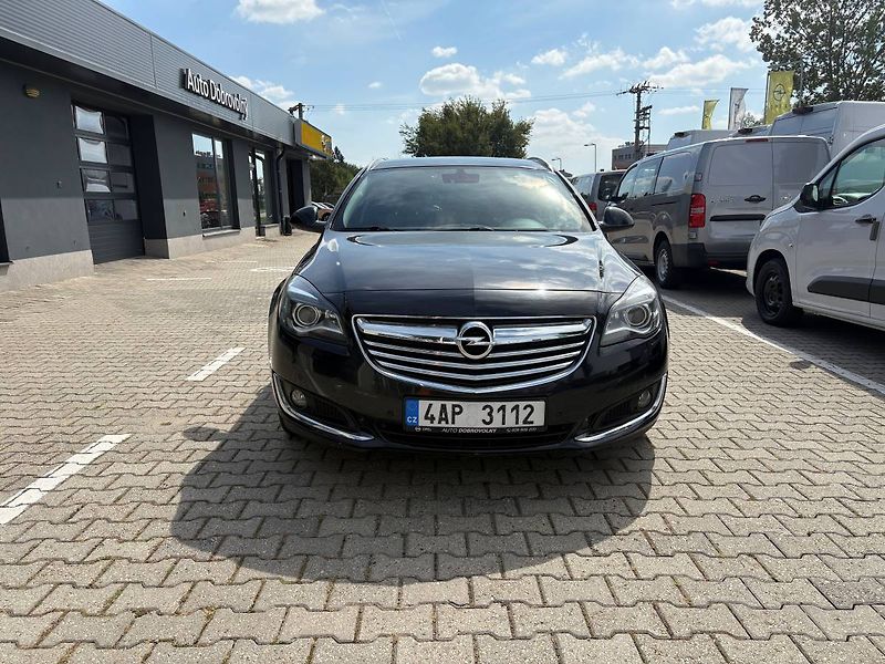 Opel Insignia Sports Tourer Sport A16XHT 125 - fotka 8 z 21