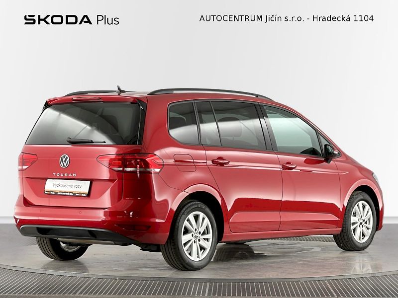 Volkswagen Touran (2023) Comfortline 1.5 TSI 110kW - fotka 2 z 32