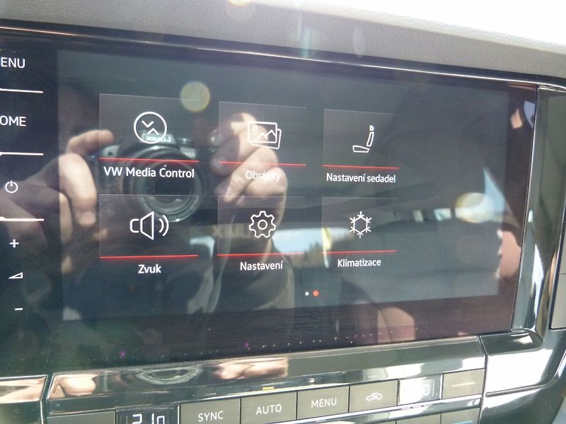 Volkswagen Touareg 3.0 TDI - fotka 24 z 42