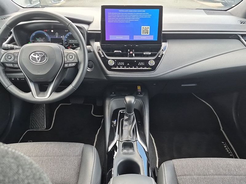 Toyota Corolla TS 2.0 HEV e-CVT Style - fotka 12 z 25