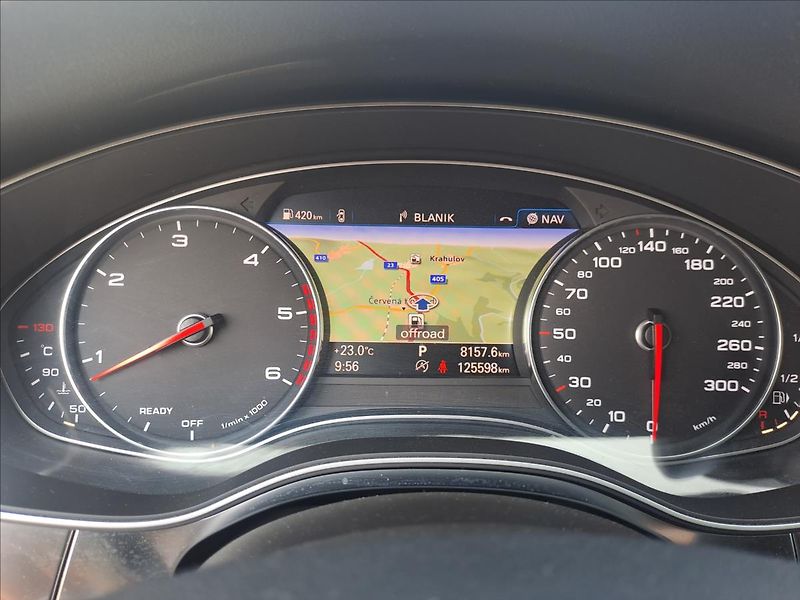 Audi A6 Avant 3,0 TDI QUATTRO S line A - fotka 13 z 20