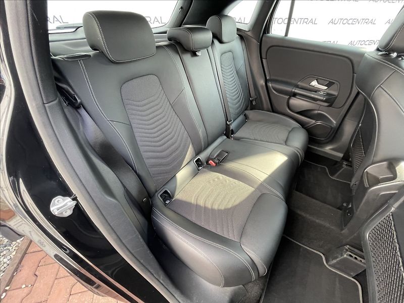 Mercedes-Benz GLA 200d,110kW,AUT.,STK 7/28,DPH - fotka 25 z 26