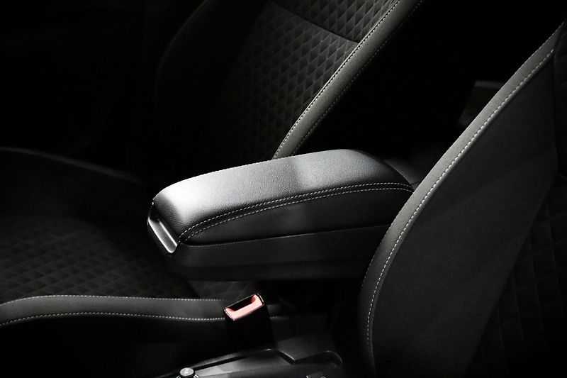 Škoda Rapid Spaceback 1.2 TSI 81 kW - fotka 15 z 26