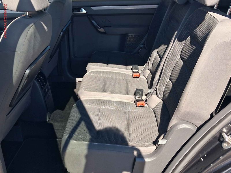 Volkswagen Touran (2010) 1.2TSi, Výhř.sed, TZ - fotka 10 z 17