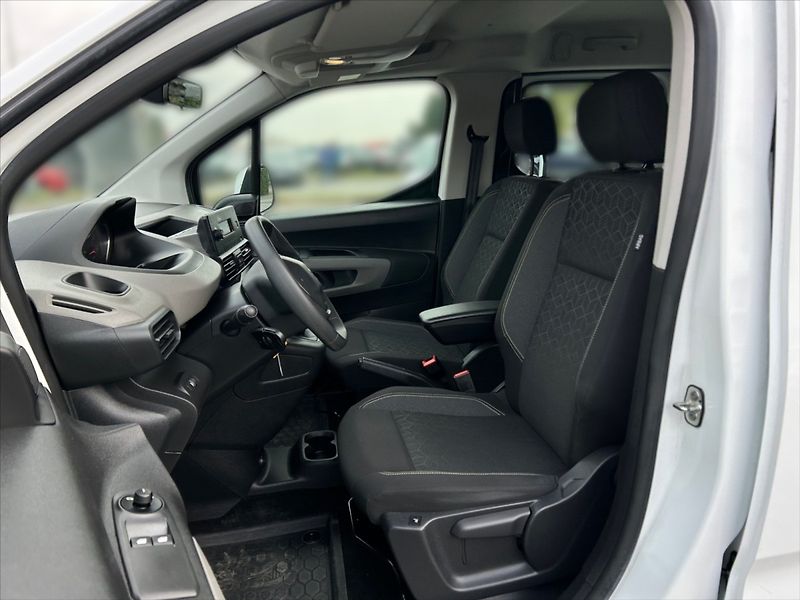 Peugeot Rifter 1,2 PT Active Long - fotka 7 z 11
