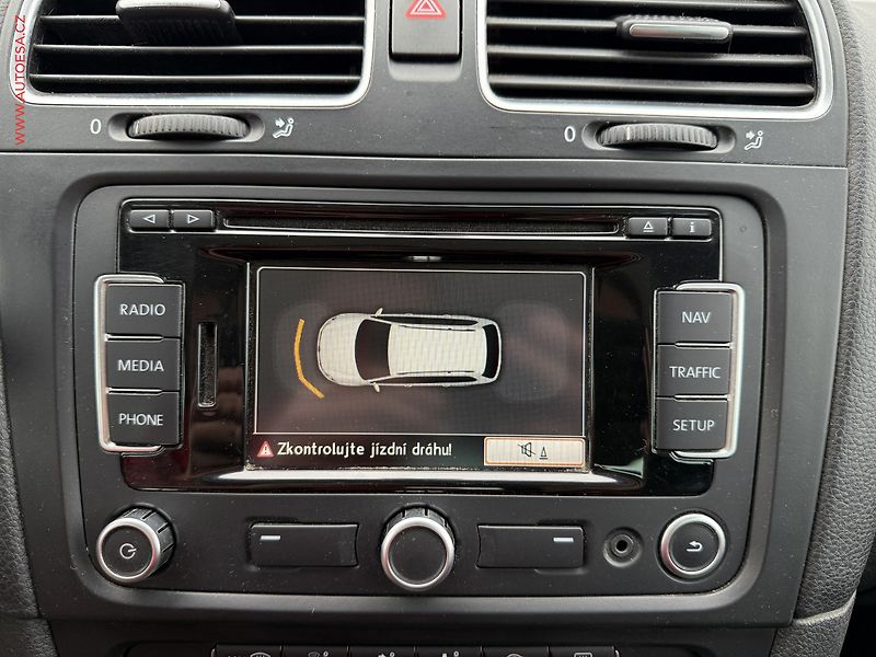 Volkswagen Golf (2011) 1.4TSi, AC, bixen, panor - fotka 14 z 16