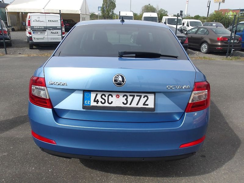 Škoda Octavia 1,6TDi 81kW DSG ! ČR !  KRASAV - fotka 24 z 33