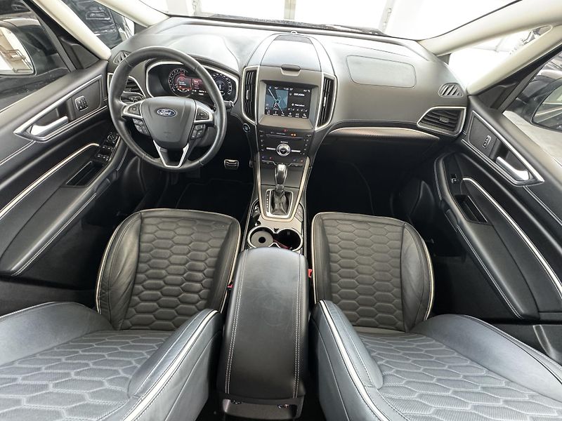 Ford S-MAX (2017) 2,0SCTi AUT. VIGNALE 7.MÍST - fotka 8 z 33