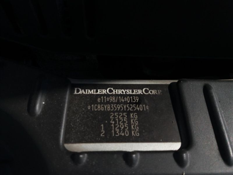 Chrysler Grand Voyager 2.8 CRD,110kW,AUTOMAT,7.MÍST!! - fotka 23 z 23