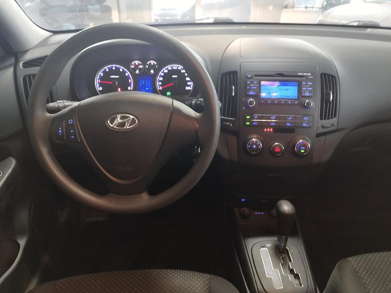 Hyundai i30 (2011) 1,6I,93KW,AUTOMAT,ALU,naj.63t - fotka 21 z 27
