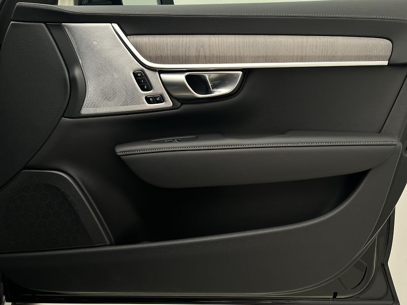Volvo V90 CC B5 AWD ULTIMATE BRIGHT AUT - fotka 48 z 48