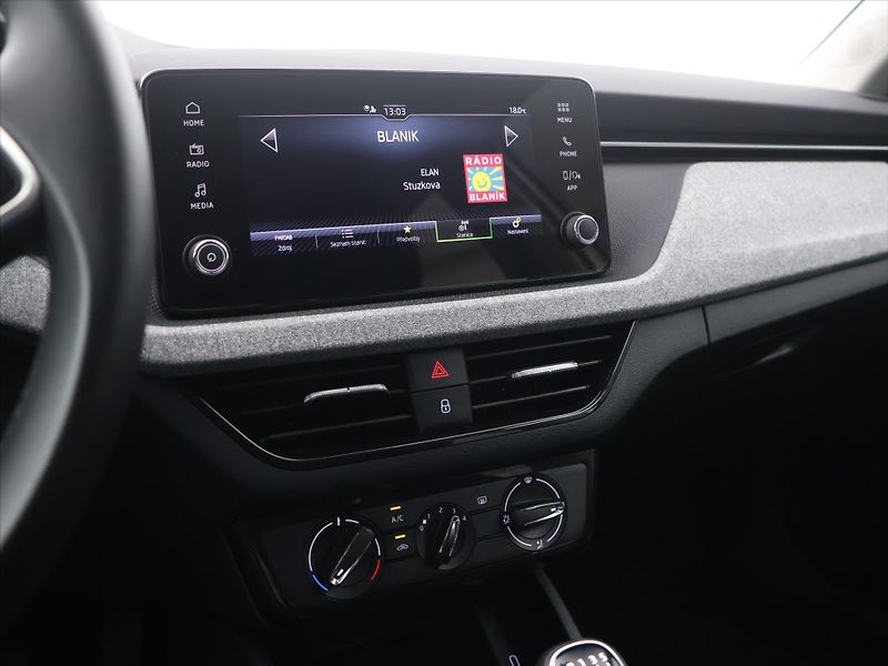 Škoda Kamiq 1,0 TSi 70kW Selection - fotka 17 z 27
