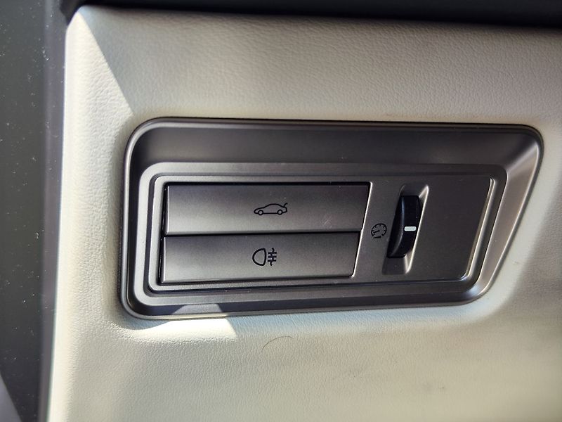 Jaguar XF 3.0/202kW V6 - fotka 28 z 31