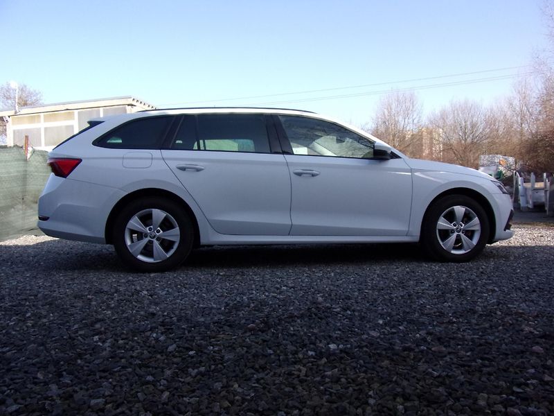 Škoda Octavia 2.0TDi DSG 142 000KM FULL VIRT - fotka 4 z 22