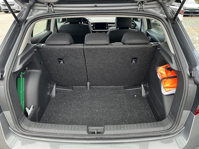 Škoda Fabia 1,0 TSi 70 kW SELECTION - fotka 19 z 21