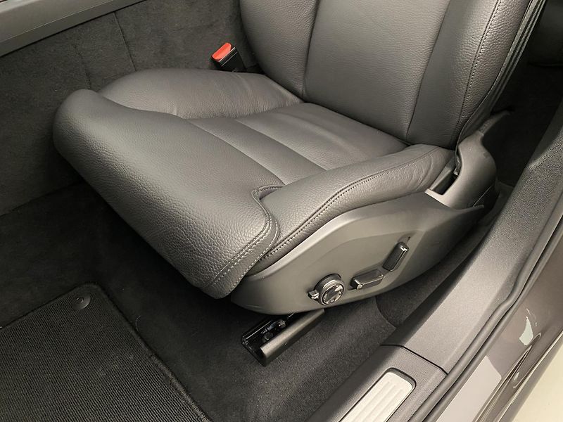 Volvo XC60 B5 AWD DARK PLUS REZERVACE - fotka 25 z 57