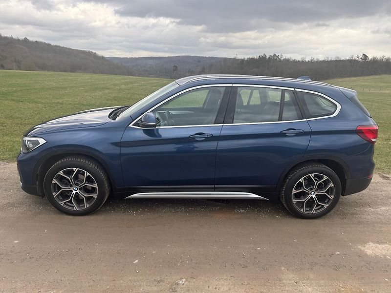 BMW X1 (2021) 18d X-DRIVE AT/8 X LINE ČR - fotka 5 z 30