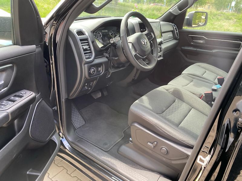 RAM 1500 (2025) 1500 3.6 V6 - fotka 8 z 17