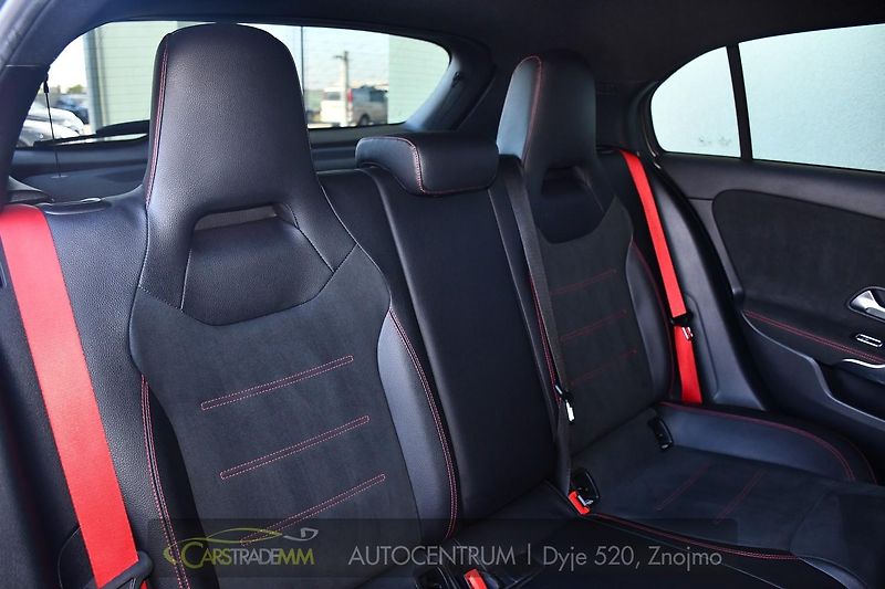 Mercedes-Benz Třídy A A 35 AMG 4MATIC AERO - fotka 19 z 55