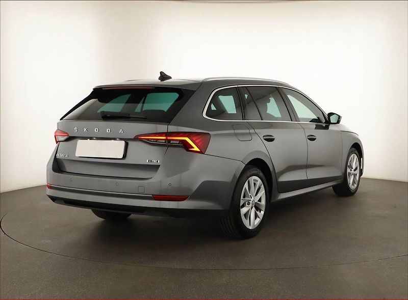 Škoda Octavia (2023) Style 1.5 TSI e-tec - fotka 5 z 14