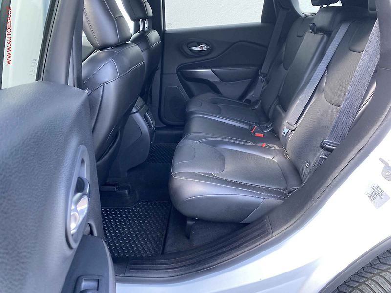 Jeep Cherokee (2019) 2.2 CRD 4x4, 2.maj,ČR - fotka 10 z 20