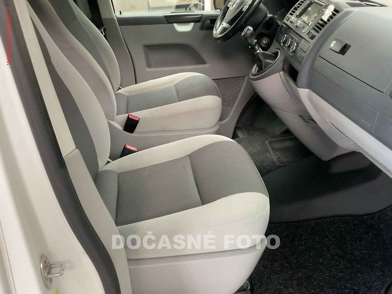 Volkswagen Transporter (2014) 2.0TDi 5míst, navi, stř - fotka 6 z 8
