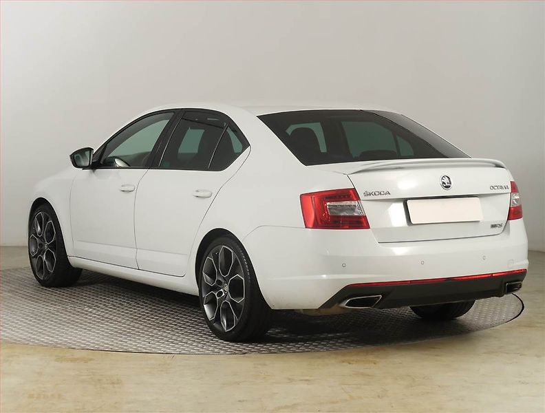 Škoda Octavia (2015) RS 2.0 TSI, Automat - fotka 4 z 19