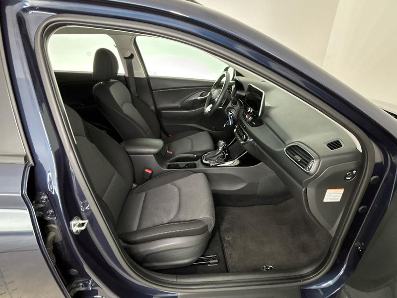 Hyundai i30 Smart DCT - fotka 9 z 26