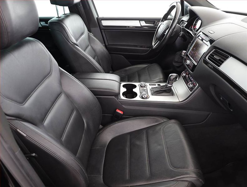 Volkswagen Touareg (2012) 3.0 TDI, 4X4, Automat - fotka 7 z 21