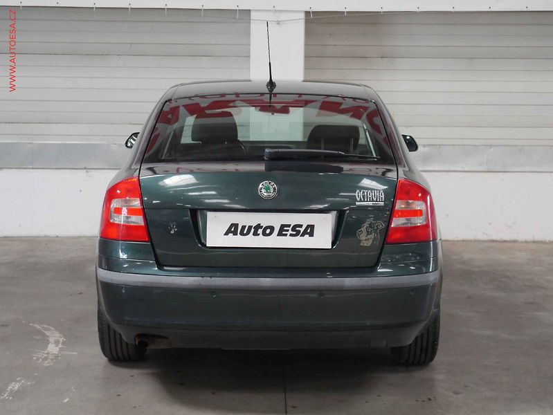 Škoda Octavia (2008) 1.6MPi, 1.maj, Navi, výhř - fotka 5 z 16