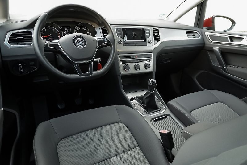 Volkswagen Golf Sportsvan 1.4 TSI - fotka 13 z 32