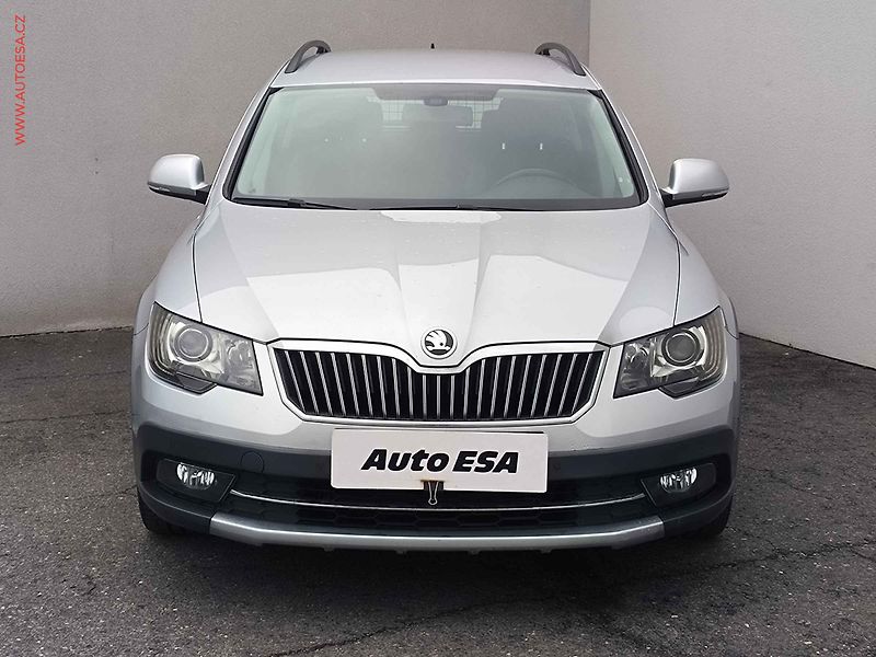 Škoda Superb (2014) 2.0 TDi 4x4, ČR, Outdoor, AT - fotka 2 z 22
