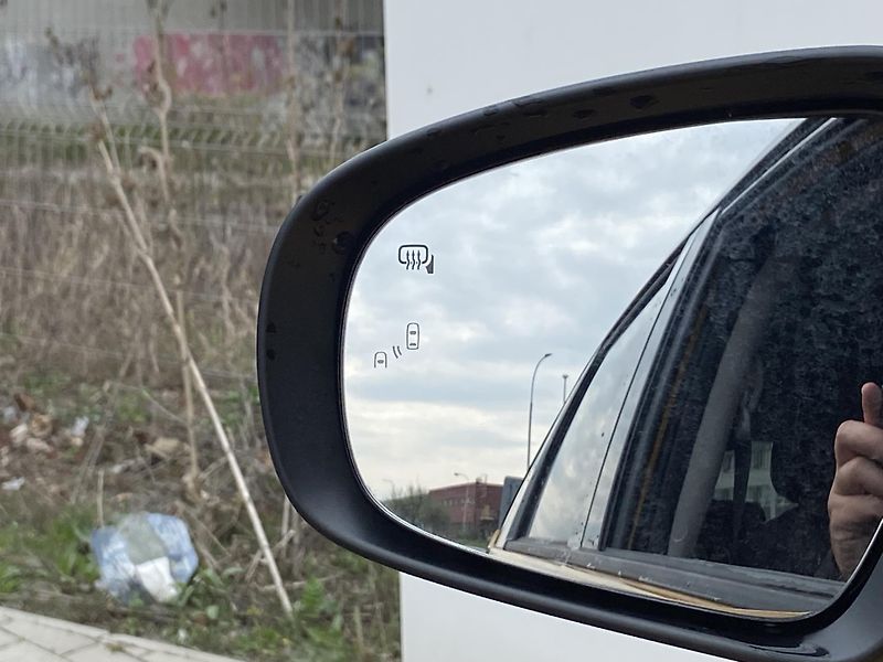 Suzuki Vitara 1.4 BoosterJet 81kW Premium Al - fotka 14 z 21