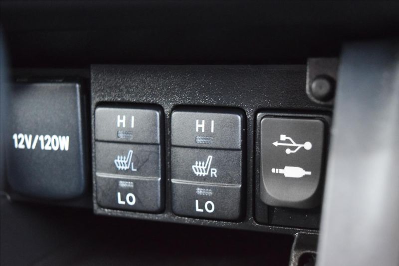 Toyota Auris 1,2 i 85KW XENONY AUTOMAT ALU - fotka 47 z 55