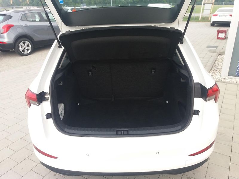 Škoda Scala 1.0TSi,70kW,LED,P.SENZOR,CEBIA - fotka 8 z 23